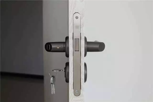 智能鎖VS電子鎖VS機械鎖，你想選購什么樣的門鎖？